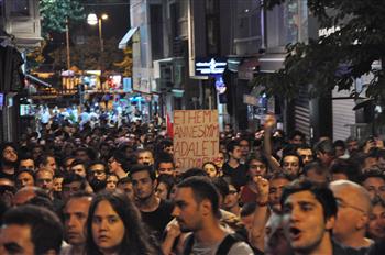 Over 1,000 people marched in Kadiköy's streets to protest the investigation into Ethem Sarisülük's death. Strong evidences show that the 26-year-old protester was killed by a police officer, however prosecutors ruled that the shooting was 'within the limits of self-defense.' DHA photo 