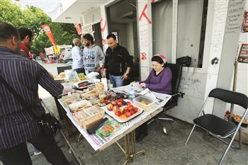 Turkey's leading food delivery chain has said it has received over 1,000 orders to be delivered to Gezi Park. DHA photo